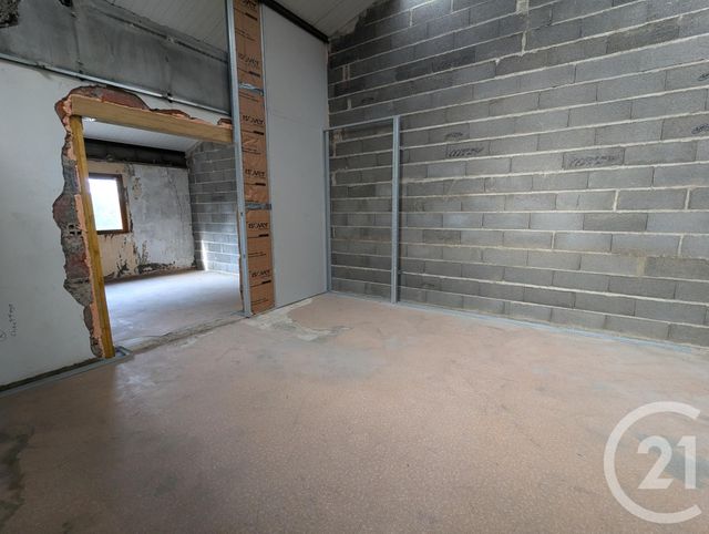 commerce à louer - 400.0 m2 - BEAUREGARD VENDON - 63 - AUVERGNE - Century 21 Agence Girard