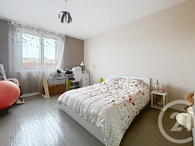 maison à vendre - 10 pièces - 194.0 m2 - RIOM - 63 - AUVERGNE - Century 21 Agence Girard