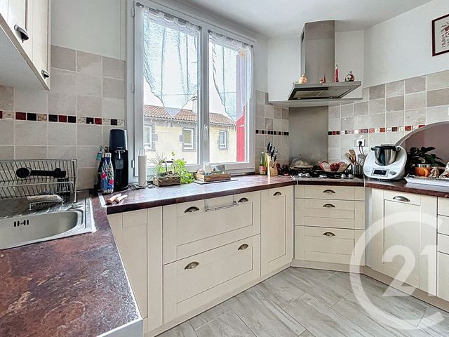 maison à vendre - 10 pièces - 194.0 m2 - RIOM - 63 - AUVERGNE - Century 21 Agence Girard