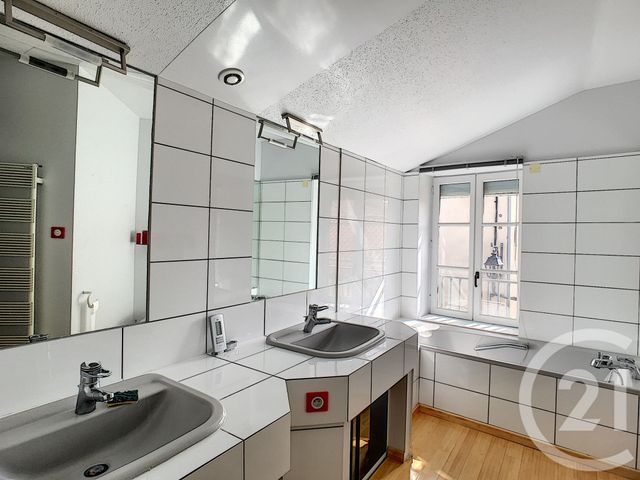 maison à vendre - 6 pièces - 217.4 m2 - RIOM - 63 - AUVERGNE - Century 21 Agence Girard