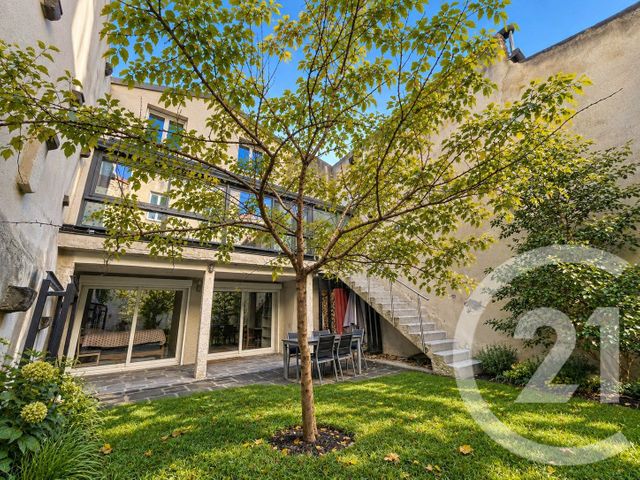 maison à vendre - 6 pièces - 217.4 m2 - RIOM - 63 - AUVERGNE - Century 21 Agence Girard