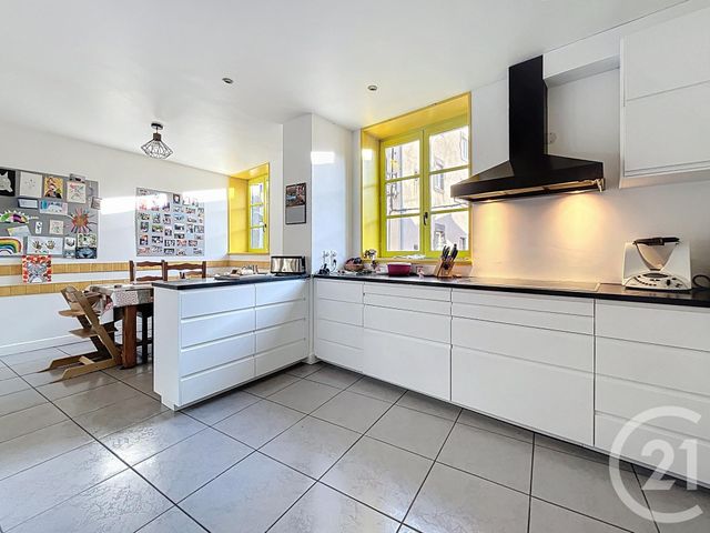 maison à vendre - 6 pièces - 217.4 m2 - RIOM - 63 - AUVERGNE - Century 21 Agence Girard