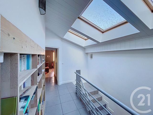 maison à vendre - 6 pièces - 217.4 m2 - RIOM - 63 - AUVERGNE - Century 21 Agence Girard