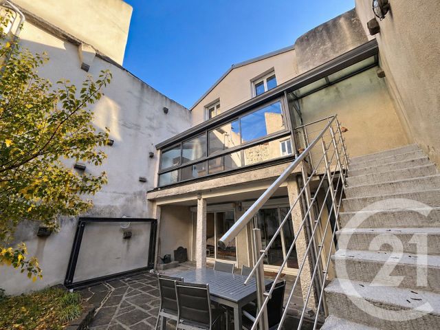 maison à vendre - 6 pièces - 217.4 m2 - RIOM - 63 - AUVERGNE - Century 21 Agence Girard