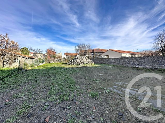 terrain à vendre - 450.0 m2 - RIOM - 63 - AUVERGNE - Century 21 Agence Girard