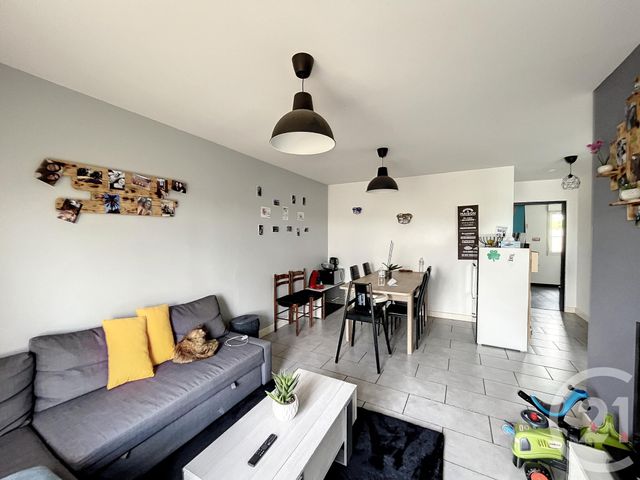 Afficher la photo en grand maison à louer - 3 pièces - 70.0 m2 - MARTRES SUR MORGE - 63 - AUVERGNE - Century 21 Agence Girard