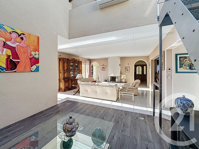 maison à vendre - 6 pièces - 219.0 m2 - MOZAC - 63 - AUVERGNE - Century 21 Agence Girard