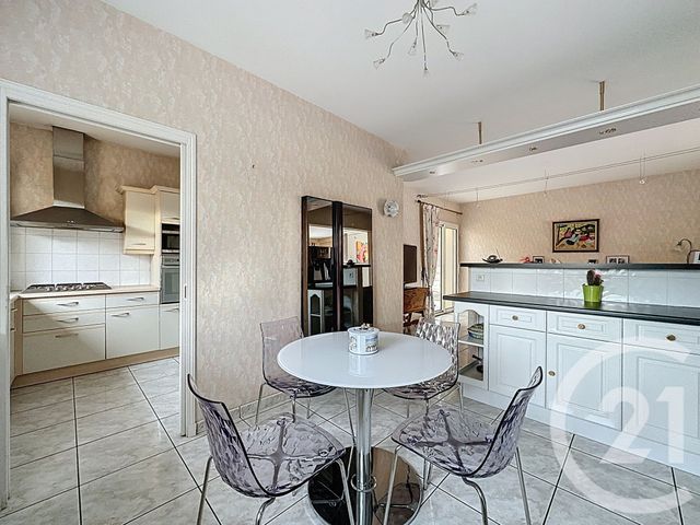 maison à vendre - 6 pièces - 219.0 m2 - MOZAC - 63 - AUVERGNE - Century 21 Agence Girard