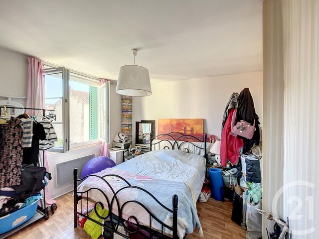 Appartement F3 à louer - 3 pièces - 61.3 m2 - CHATELGUYON - 63 - AUVERGNE - Century 21 Agence Girard