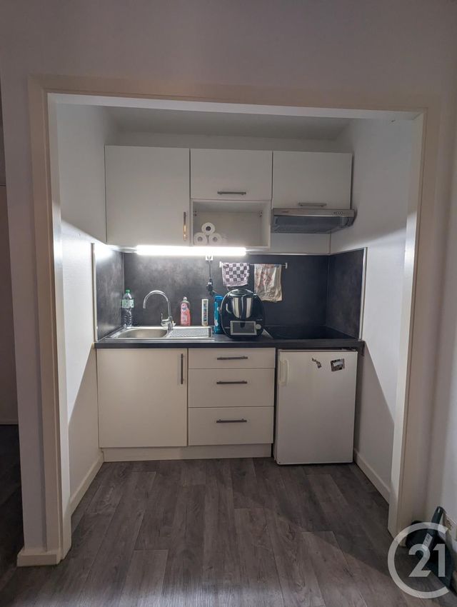 Appartement F2 à louer - 2 pièces - 27.3 m2 - RIOM - 63 - AUVERGNE - Century 21 Agence Girard