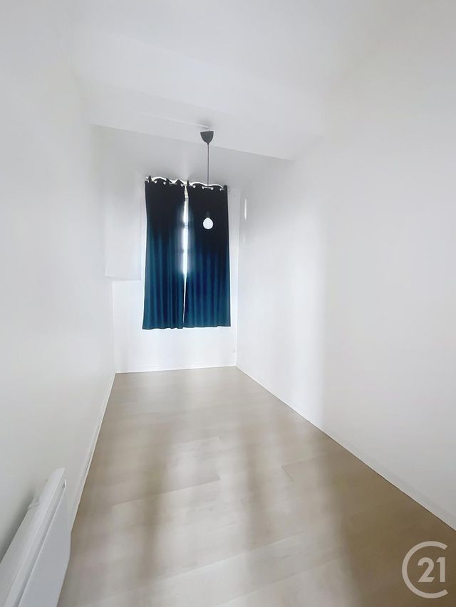 Afficher la photo en grand Appartement F2 à louer - 2 pièces - 56.2 m2 - RIOM - 63 - AUVERGNE - Century 21 Agence Girard