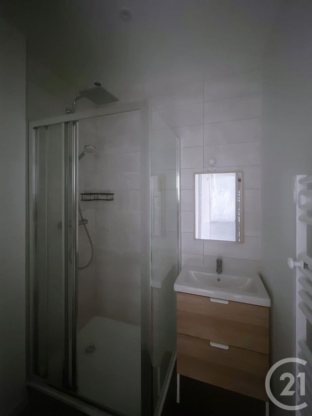 Appartement F2 à louer - 2 pièces - 56.57 m2 - RIOM - 63 - AUVERGNE - Century 21 Agence Girard