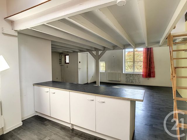 Appartement F2 à louer - 3 pièces - 63.11 m2 - RIOM - 63 - AUVERGNE - Century 21 Agence Girard