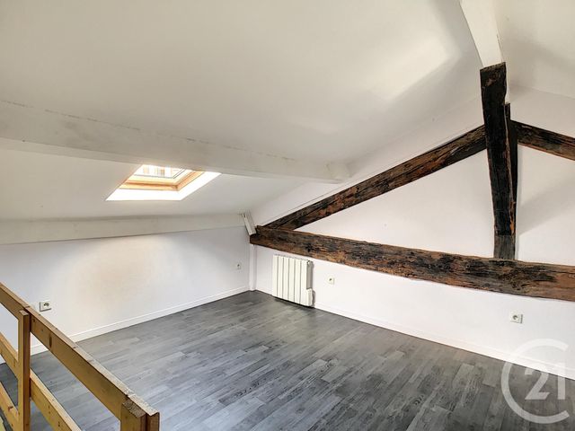 Appartement F2 à louer - 3 pièces - 63.11 m2 - RIOM - 63 - AUVERGNE - Century 21 Agence Girard