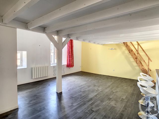 Appartement F2 à louer - 3 pièces - 63.11 m2 - RIOM - 63 - AUVERGNE - Century 21 Agence Girard