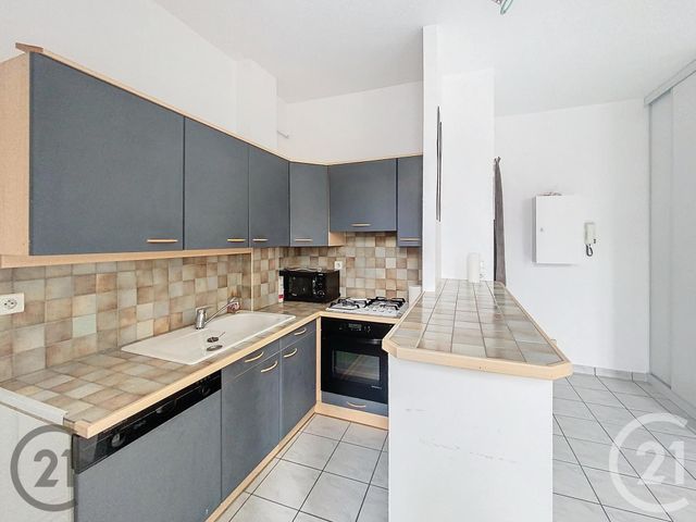 Appartement F2 à louer - 2 pièces - 56.33 m2 - RIOM - 63 - AUVERGNE - Century 21 Agence Girard