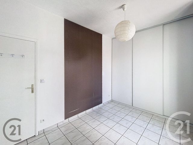 Appartement F2 à louer - 2 pièces - 56.33 m2 - RIOM - 63 - AUVERGNE - Century 21 Agence Girard