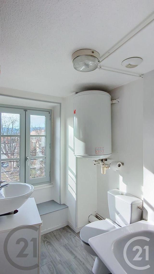 Appartement F1 à louer - 2 pièces - 28.82 m2 - RIOM - 63 - AUVERGNE - Century 21 Agence Girard