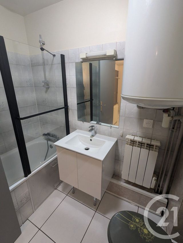 maison à louer - 2 pièces - 30.58 m2 - CHATELGUYON - 63 - AUVERGNE - Century 21 Agence Girard