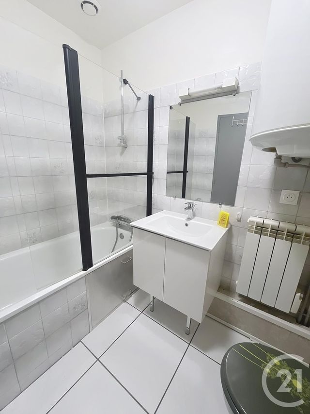 maison à louer - 2 pièces - 30.58 m2 - CHATELGUYON - 63 - AUVERGNE - Century 21 Agence Girard