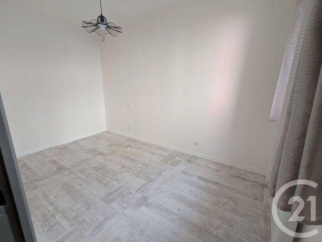 maison à louer - 2 pièces - 30.58 m2 - CHATELGUYON - 63 - AUVERGNE - Century 21 Agence Girard