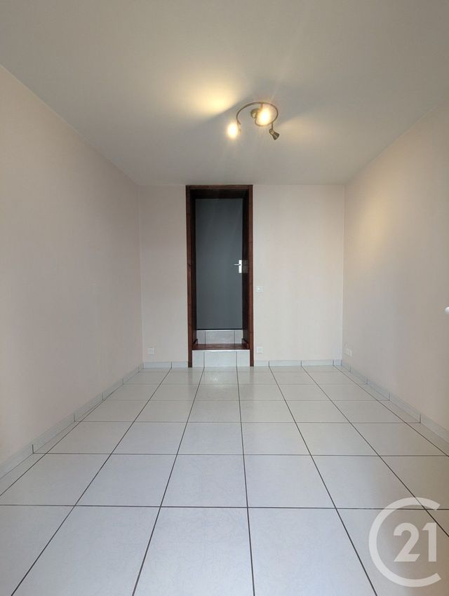 maison à louer - 2 pièces - 30.58 m2 - CHATELGUYON - 63 - AUVERGNE - Century 21 Agence Girard