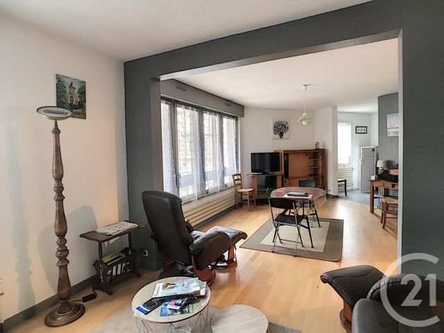 Appartement F2 à louer - 2 pièces - 64.61 m2 - CHAMALIERES - 63 - AUVERGNE - Century 21 Agence Girard