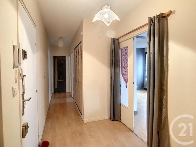 Appartement F2 à louer - 2 pièces - 64.61 m2 - CHAMALIERES - 63 - AUVERGNE - Century 21 Agence Girard