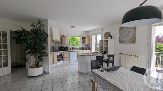 maison à louer - 6 pièces - 152.43 m2 - CHAMALIERES - 63 - AUVERGNE - Century 21 Agence Girard