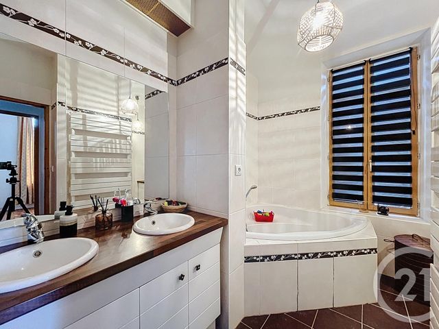 maison à vendre - 6 pièces - 170.0 m2 - CHATEL GUYON - 63 - AUVERGNE - Century 21 Agence Girard