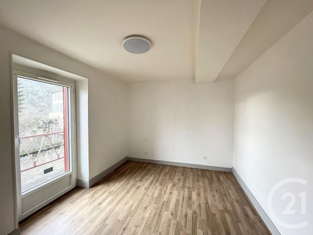 Appartement F2 à louer - 3 pièces - 63.73 m2 - ENVAL - 63 - AUVERGNE - Century 21 Agence Girard