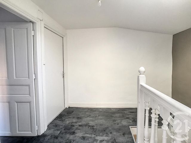 Appartement F4 à louer - 4 pièces - 96.46 m2 - ENNEZAT - 63 - AUVERGNE - Century 21 Agence Girard