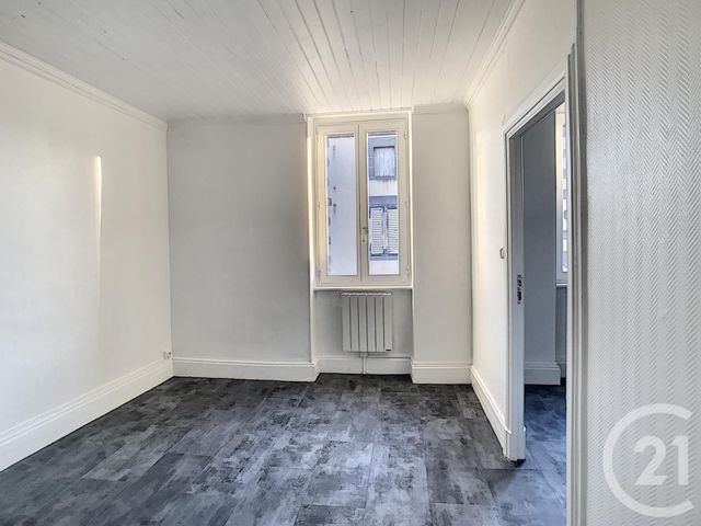 Appartement F4 à louer - 4 pièces - 96.46 m2 - ENNEZAT - 63 - AUVERGNE - Century 21 Agence Girard