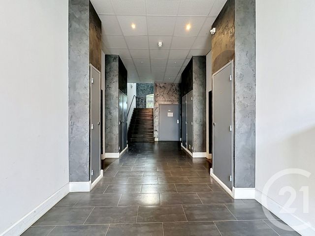 Appartement F3 à vendre - 3 pièces - 67.84 m2 - RIOM - 63 - AUVERGNE - Century 21 Agence Girard