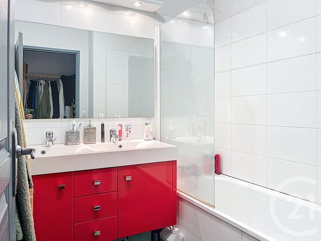 Appartement F3 à vendre - 3 pièces - 67.84 m2 - RIOM - 63 - AUVERGNE - Century 21 Agence Girard