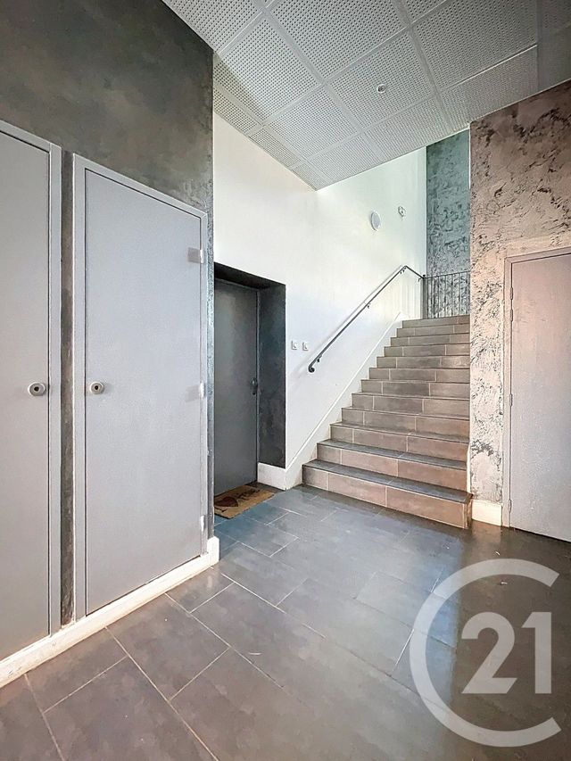 Appartement F3 à vendre - 3 pièces - 67.84 m2 - RIOM - 63 - AUVERGNE - Century 21 Agence Girard