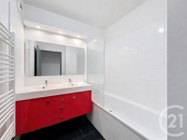 Appartement F3 à vendre - 3 pièces - 67.84 m2 - RIOM - 63 - AUVERGNE - Century 21 Agence Girard