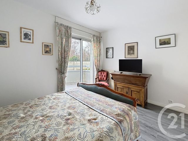 Appartement F3 à vendre - 5 pièces - 84.07 m2 - RIOM - 63 - AUVERGNE - Century 21 Agence Girard