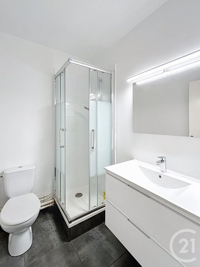 Appartement F3 à vendre - 5 pièces - 84.07 m2 - RIOM - 63 - AUVERGNE - Century 21 Agence Girard