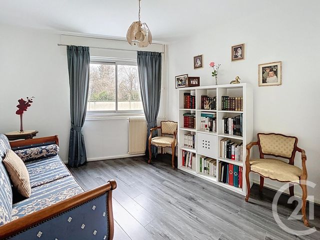 Appartement F3 à vendre - 5 pièces - 84.07 m2 - RIOM - 63 - AUVERGNE - Century 21 Agence Girard