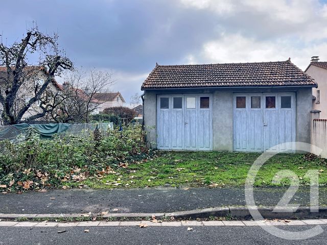 terrain à vendre - 800.0 m2 - RIOM - 63 - AUVERGNE - Century 21 Agence Girard