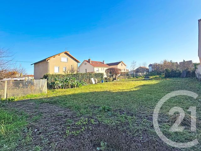 terrain à vendre - 800.0 m2 - RIOM - 63 - AUVERGNE - Century 21 Agence Girard