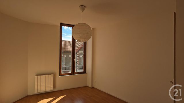 Appartement F4 à louer - 4 pièces - 75.0 m2 - CHATEL GUYON - 63 - AUVERGNE - Century 21 Agence Girard