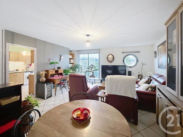 Appartement à vendre - 4 pièces - 91.0 m2 - RIOM - 63 - AUVERGNE - Century 21 Agence Girard