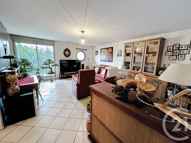 Appartement à vendre - 4 pièces - 91.0 m2 - RIOM - 63 - AUVERGNE - Century 21 Agence Girard