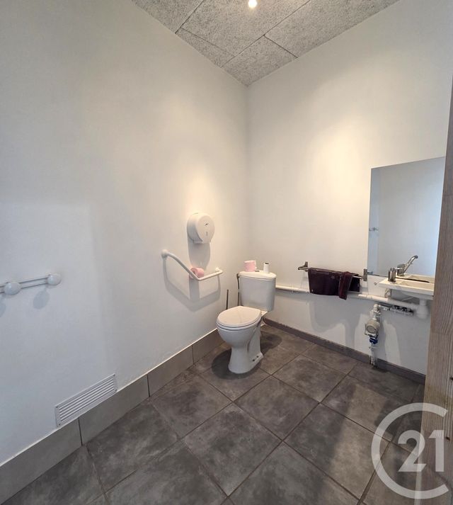 Appartement Local à vendre - 3 pièces - 42.5 m2 - RIOM - 63 - AUVERGNE - Century 21 Agence Girard