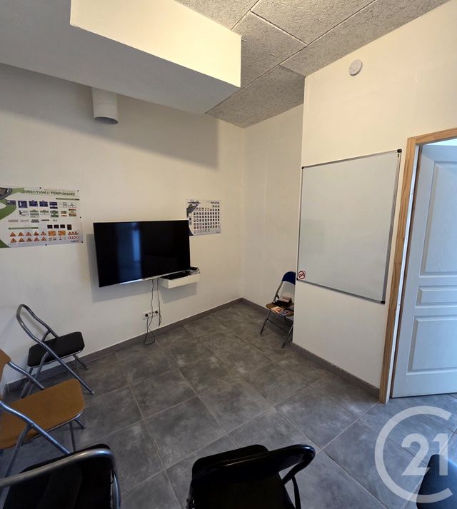 Appartement Local à vendre - 3 pièces - 42.5 m2 - RIOM - 63 - AUVERGNE - Century 21 Agence Girard