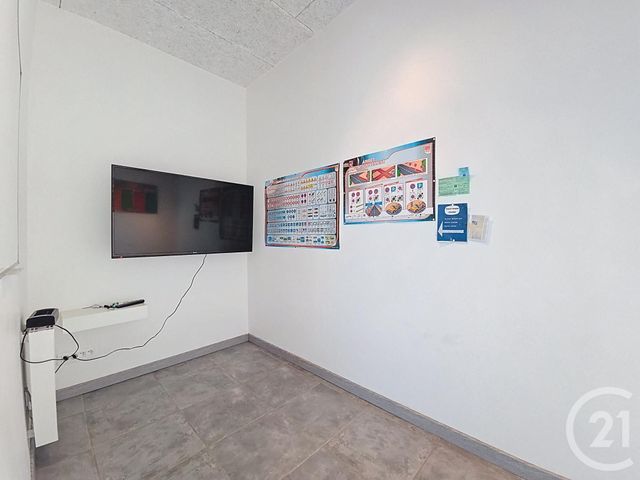 Appartement Local à vendre - 3 pièces - 42.5 m2 - RIOM - 63 - AUVERGNE - Century 21 Agence Girard