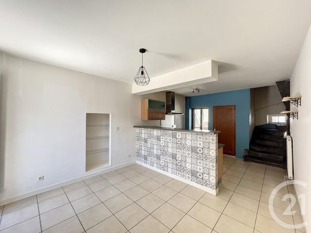 maison à louer - 3 pièces - 77.21 m2 - VOLVIC - 63 - AUVERGNE - Century 21 Agence Girard