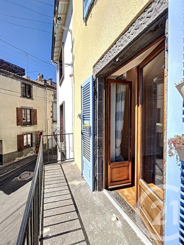 maison à louer - 3 pièces - 77.21 m2 - VOLVIC - 63 - AUVERGNE - Century 21 Agence Girard